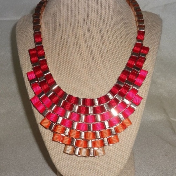 MARK BY AVON CHUNKY GOLD TONED 14.5" LONG CHOKER NECKLACE - Picture 3 of 8